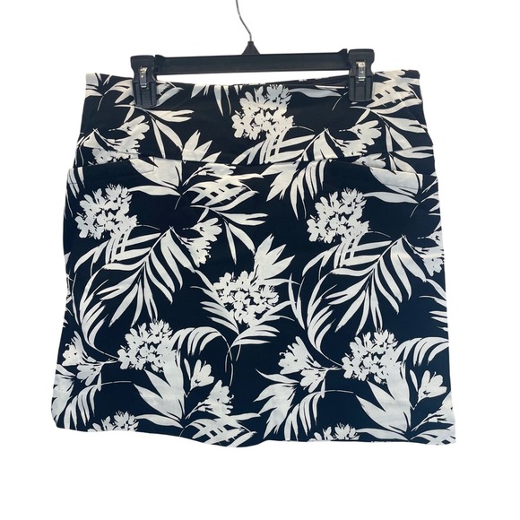 S.C. & Co. Dresses & Skirts - SC & CO Women Black White Tropical Floral Print A-Line Skirt Skort Size L